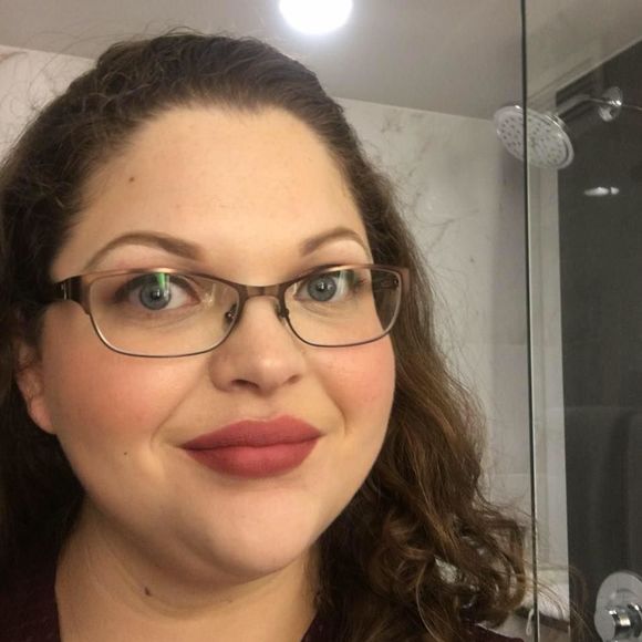 Meet your Posher, Lily - Picture 2 of 3